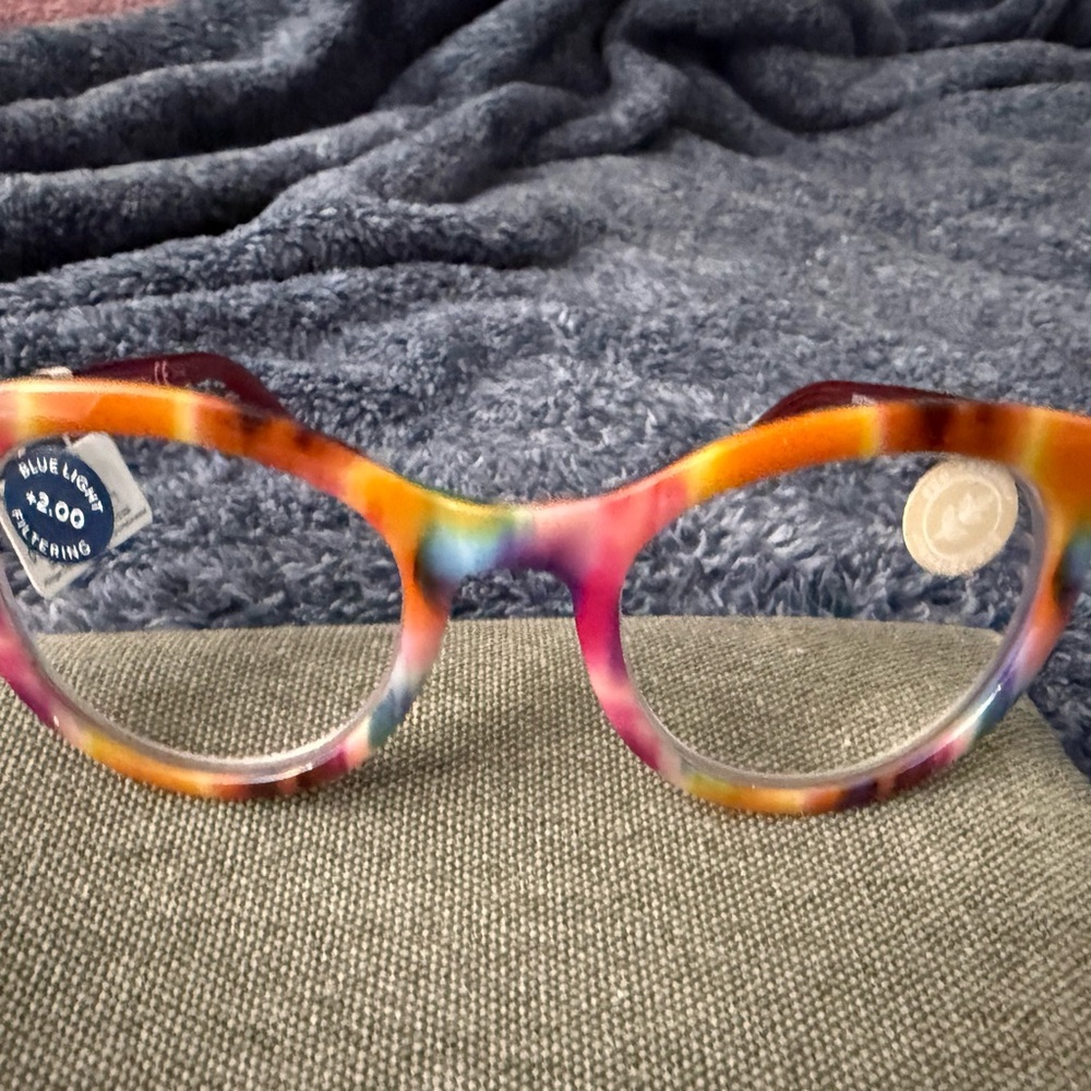 Peepers a most colorful find!  Strength 2.0 with case & tag.
